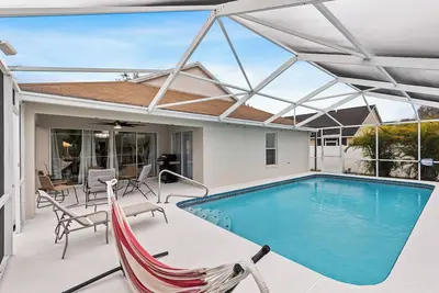 Image de Escape to Florida Luxury – Lake View Pool Home in Lutz!