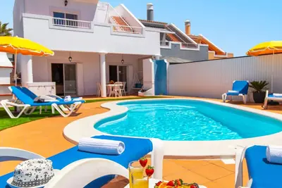 Image de Beautiful Villa, Private Heatable Pool, A/C, Wi-Fi, Sea View & Next To Golf Course