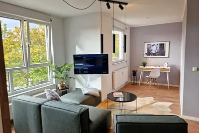 Image de Modern apartment with workplace for singles & couples - close to the center of Gera