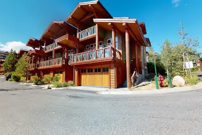 Image de Juniper Crest #2 (3-Bedroom Townhouse) with Mountain view by RedAwning