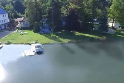 Image de Waterfront 4 houses 111 guests Campau Lake