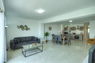 Image de Bright & modern 2bedrooms with sea views Gogzr1-2