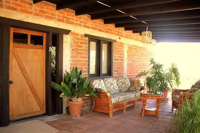 Cabin D Las Orquideas, rustic and comfy, right off the highway