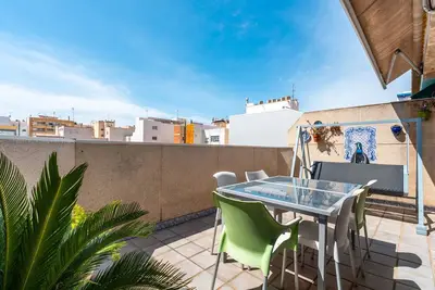 Image de Appartement 'Ático Con Terraza' avec terrasse privée, Wi-Fi et climatisation