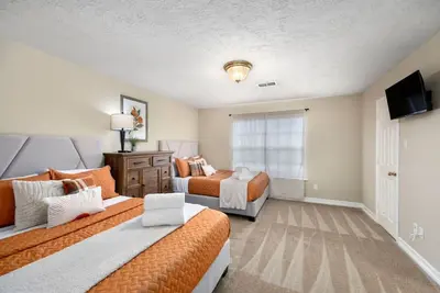 Image de Spacious Dual Townhomes in Montrose Houston Sleeps 20