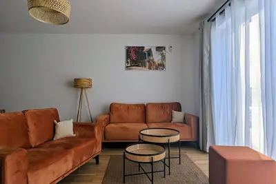 Image de Moderne Maisonette Ferienwohnung im Mediterranen Stil