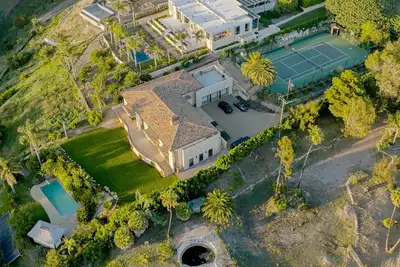 Image de New Malibu Estate ~ Recording Studio, Tennis, Pool