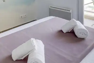 Image de Appartement de Standing, Parking Privé, à Deux pas de la Mer!