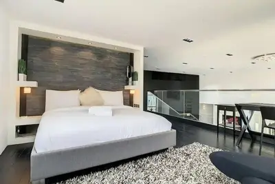 Image de Volante - Sea-view Luxury 3 Br Duplex. Walking distance to the beach and mall