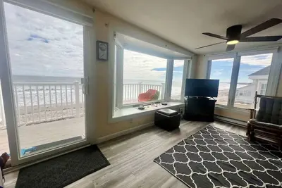 Image de Ocean Surf 6 - Wells Beach Oceanfront Condo!