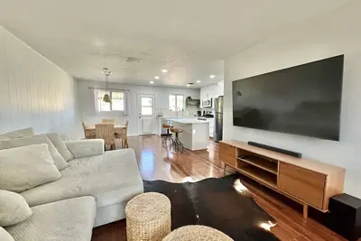 Image de New Remodel, 2 Kings, 7-min from Airport