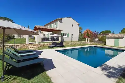 Image de La Bastide Saint Roch - Moderne et spacieuse au calme avec piscine - Sud Luberon