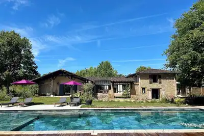 Image de 18 Hectares, Grande Piscine, Aucuns vis Ă vis et la Fibre!