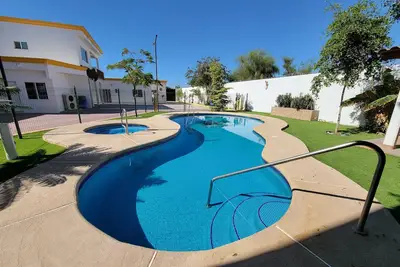 Image de \"Stylish Condo with Private Pool\"