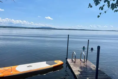 Image de Lakefront retreat with dock and sauna