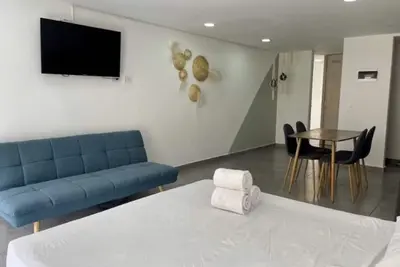 Image de comfortable apartment in the downtown of the city, close to the tranvia line