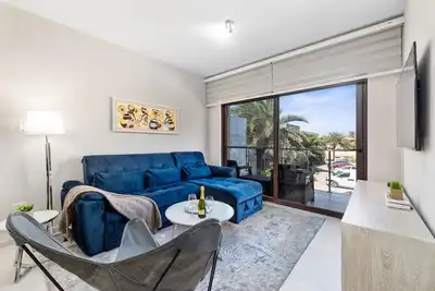 Image de New Modern 1br 1ba @ Gold Coast Pool *Gym* Tennis