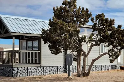 Image de 065 Tiny Home near Grand Canyon South Rim Sleeps 8
