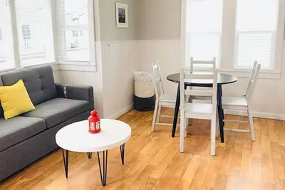 Image de Relax & Recharge! 2 Comfortable Units, Full Kitchen, Free Parking, Pets Allowed