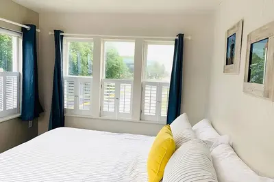 Image de Deluxe Three Bedroom with Kitchen at Boardwalk Cottages, Full Kitchen, Parking
