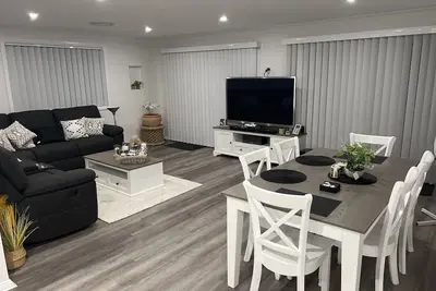 Image de New apartment 1st story addition completely private own entrance
