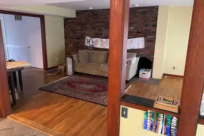 Image de Wooded privacy convenient to downtown Dc and Bethesda. Family spacious!