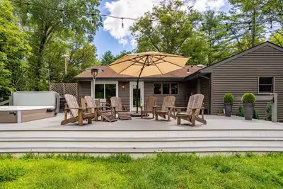 Image de Secluded House w/ Hot Tub, Fp & Fenced Garden
