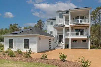 Soundfront Sunset Elevator Heated Pool HotTub Golf