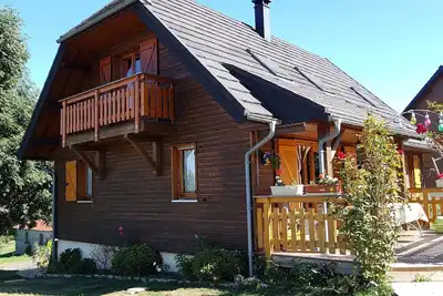 Image de Chalet en pleine nature pouvant accueillir 10 personnes, randonnées, pêche, ski