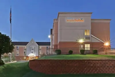 Image de Two 1br Suites Close to Oklahoma State Museum of History! Pet Friendly!