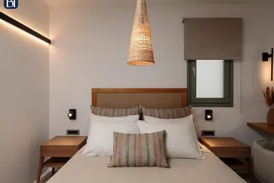 Image de Bh598 - C - Suite Naxos