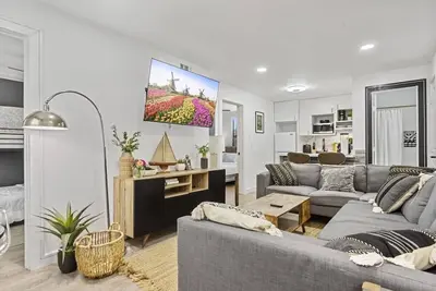 Image de 2br Near Med Center • Sleeps 6 • Fast Wi-Fi