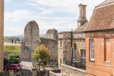 Image de Castle Garden View - Two Steps from Central Rochester High Street
