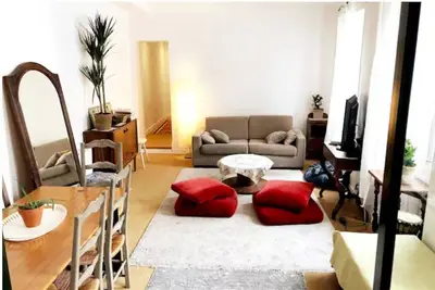 Appartement spacieux, lumineux et calme. Deux chambres grands lits + canapé lit