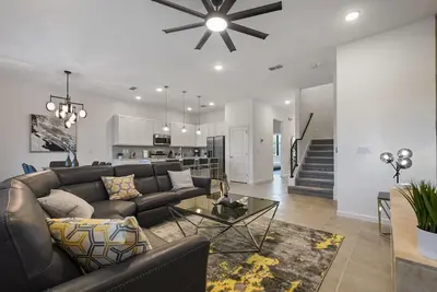 Image de 6bd/6ba Brand-new luxury home in Orlando