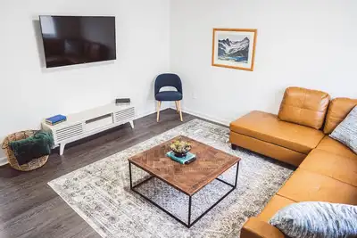 Image de Quiet 2bd rental with mountain views close to Jcmc