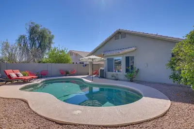 Image de Golf Course View + Pool: Serene Glendale Home