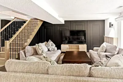 Image de Large Estate House ~ 6br and 4. 5wr ~ Sauna ~ Games ~ Pool Table ~ Hot tub - Pool