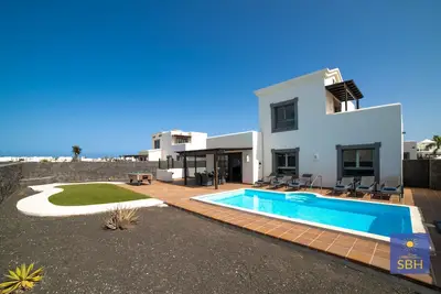 Image de 3 Bed family friendly property private pool, air conditioning, pool table