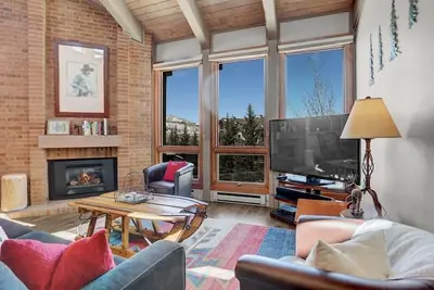 Image de Rustic Ridgetop Retreat