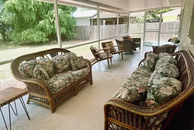 Image de Newly Remodeled Modern Farmhouse just 7 miles to the famous Siesta Key Beach! !