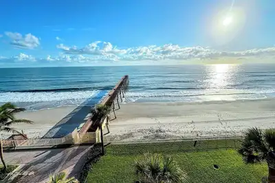 Image de Amazing Ocean Front - Top Floor Penthouse- Plus Pier - 3bdrm/4bath - 3, 600 Sf