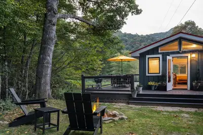 Image de Cozy and comfortable, recently update studio house near Highlands and Cashiers
