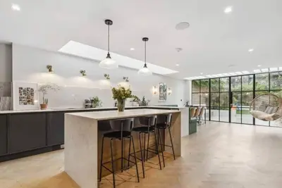 Image de Beautiful, Recently Refurbished Family Home in Abbeville Village, Clapham