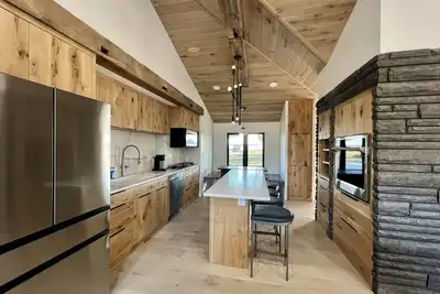 Image de Completely remodeled luxury 3 bedroom, 3 bathroom House in quiet country setting