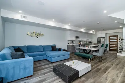 Image de Modern smart home in downtown Sj near Airport