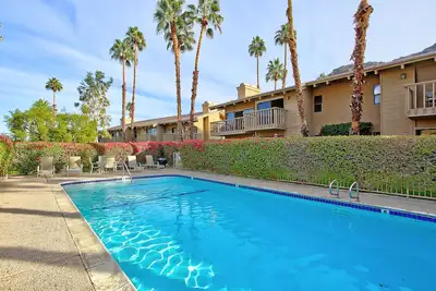 Image de Cozy Mountain Cove 2Br/2Ba Townhome in Indian Wells with great community Pool