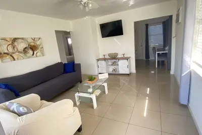 Image de Clean & Quiet 2br w/ Kitchen, Parking, & Laundry