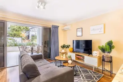 Image de Vintage Glamour Nest 2br Apt near Cbd w/carpark