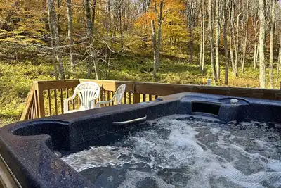 Image de Summer Time! Hot Tub! Game Room, Large Wooded Lot, Hiking, Water Parks
